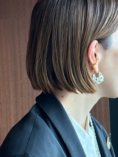 432. small c earcuff