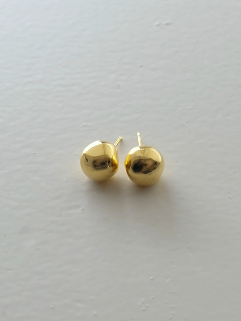 419. wonky ball pierce/earring