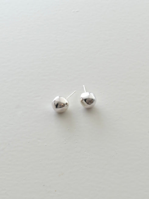 419. wonky ball pierce/earring