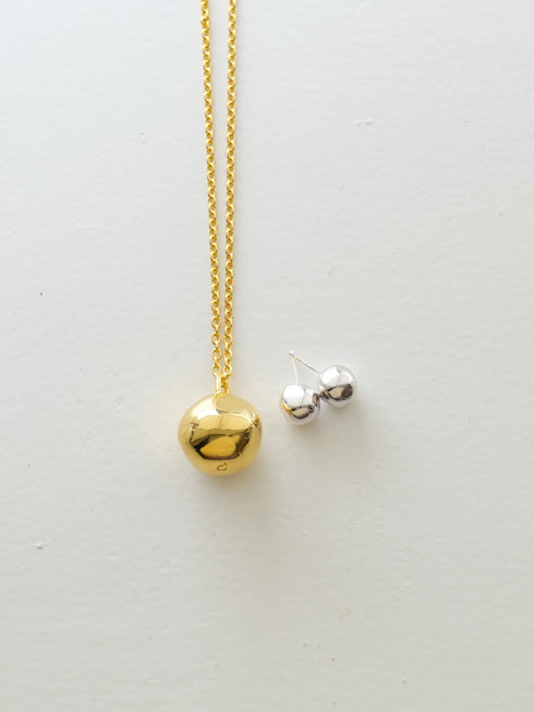 208. wonky ball necklace