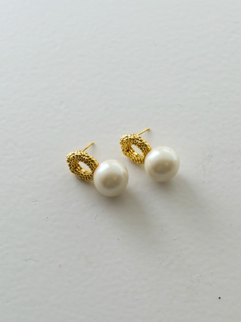 413. caviar pearl pierce/earring