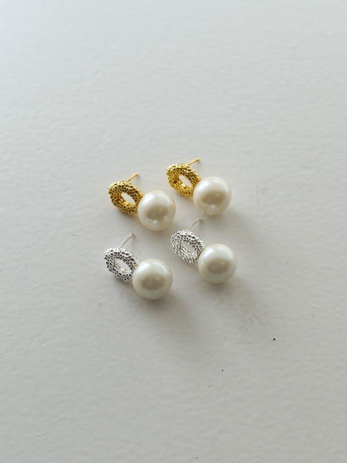 413. caviar pearl pierce/earring