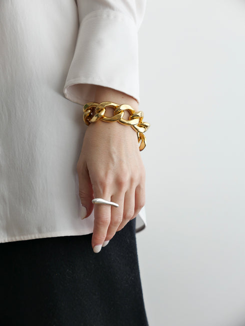 521. luxe chain brace