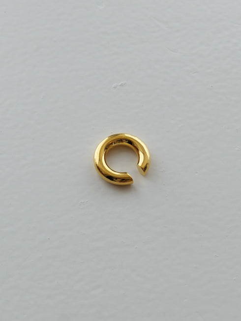 432. small c earcuff