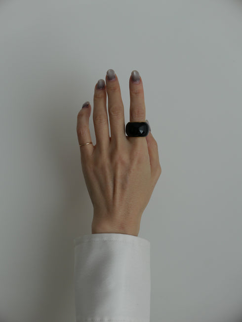 19. macaron † black
