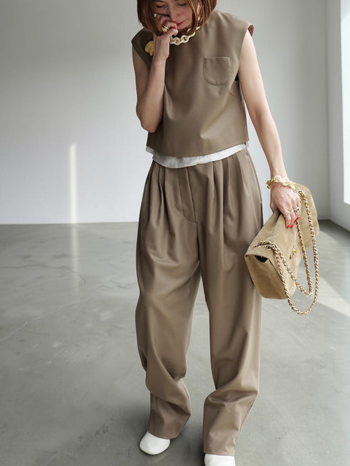 1210. smooth wool tuck pants(予約商品)