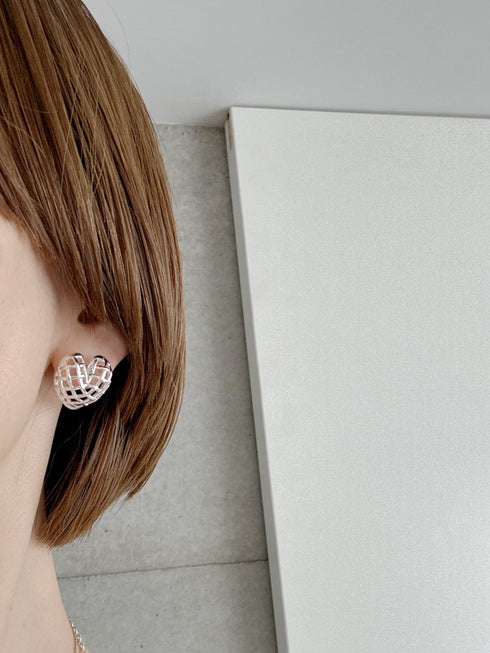 peekaboo heart petite pierce/earring