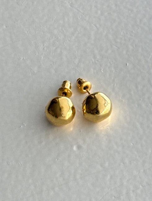 419. wonky ball pierce/earring