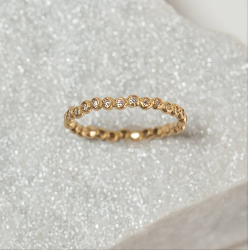N°8 K18YG kotama eternity ring 00