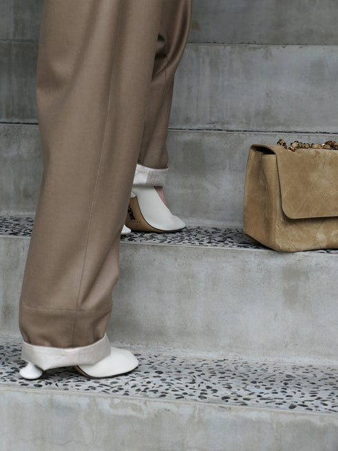 1210. smooth wool tuck pants(予約商品)