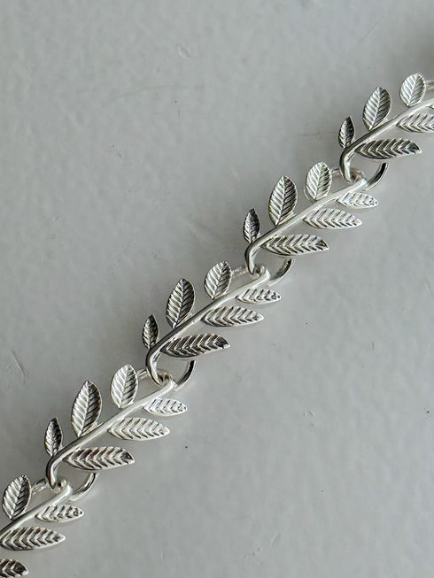 leaf choker