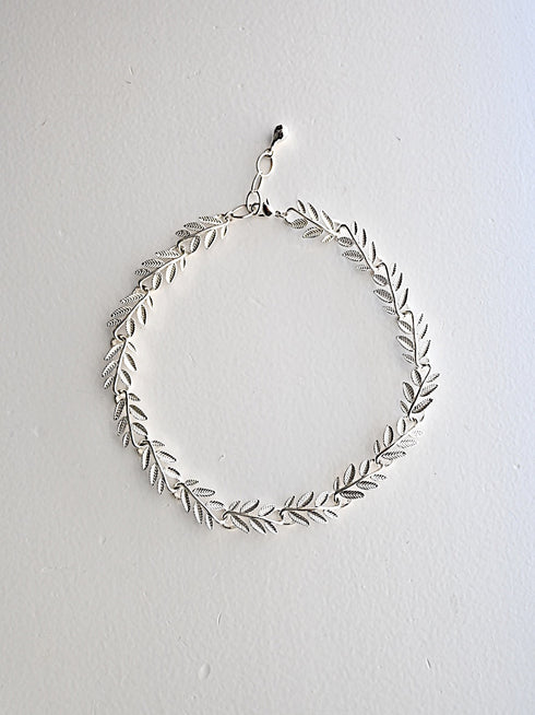 leaf choker