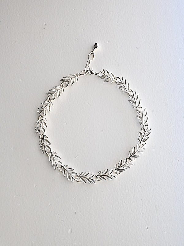 leaf choker