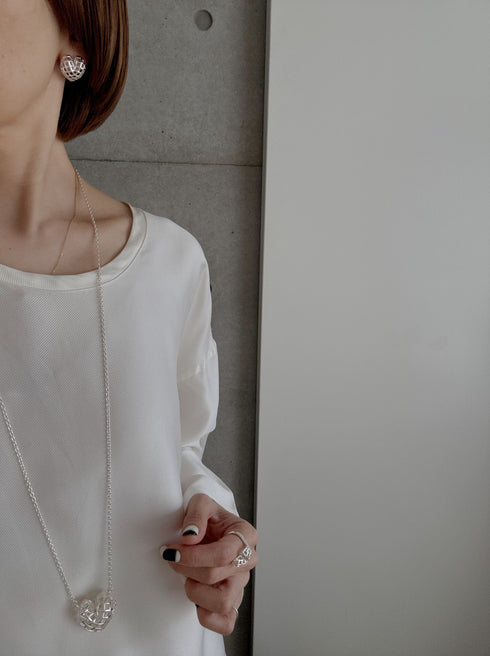 peekaboo heart petite pierce/earring