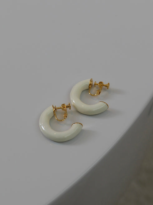 401. Big hoop earring
