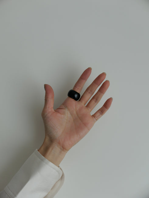 19. macaron † black