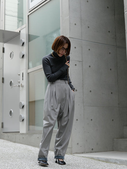 1210. smooth wool tuck pants(予約商品)