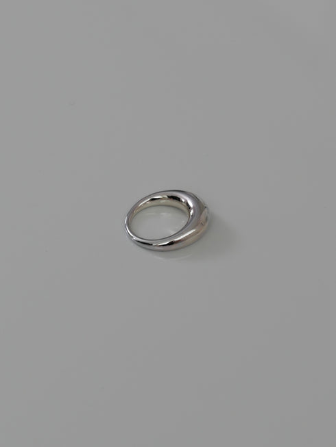 45. Luna ring