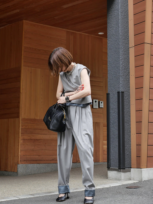 1210. smooth wool tuck pants(予約商品)