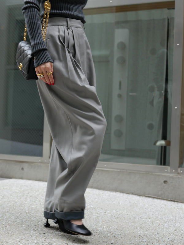 1210. smooth wool tuck pants(予約商品)