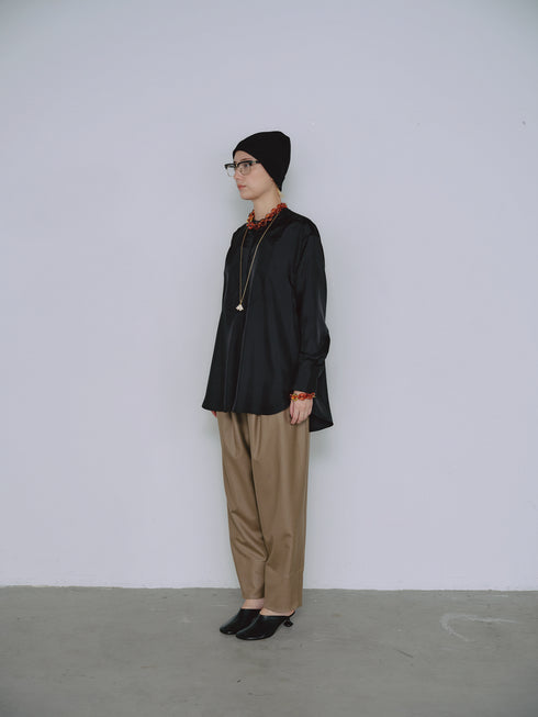 1210. smooth wool tuck pants(予約商品)