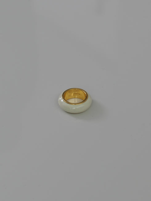 20. macaron † white