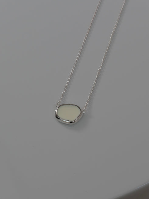 233. Lulu long necklace