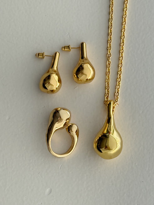 ✧ NEW ✧ floating drop necklace