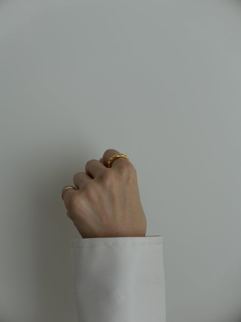27. pyramid studs ring