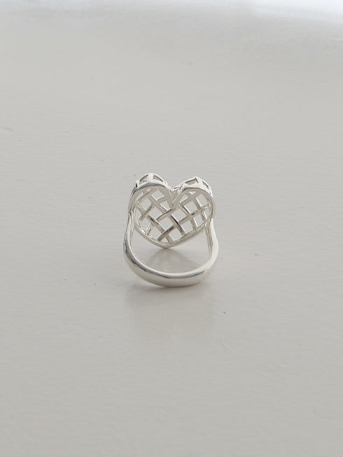peekaboo heart ring