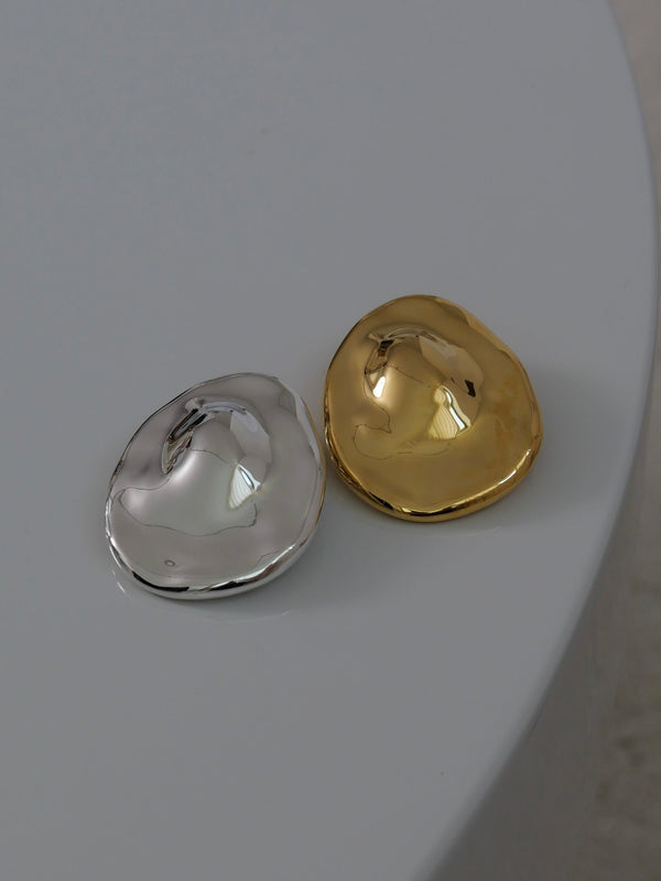 515. egg brooch