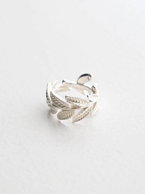36. leaf ring