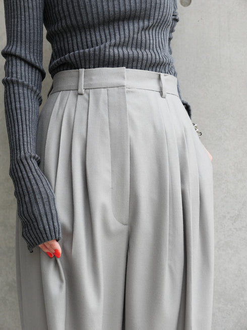1210. smooth wool tuck pants(予約商品)