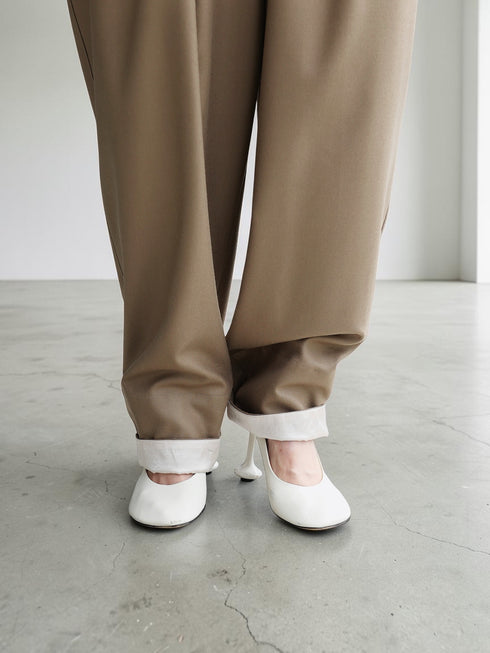 1210. smooth wool tuck pants(予約商品)