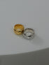 44. curvy ring