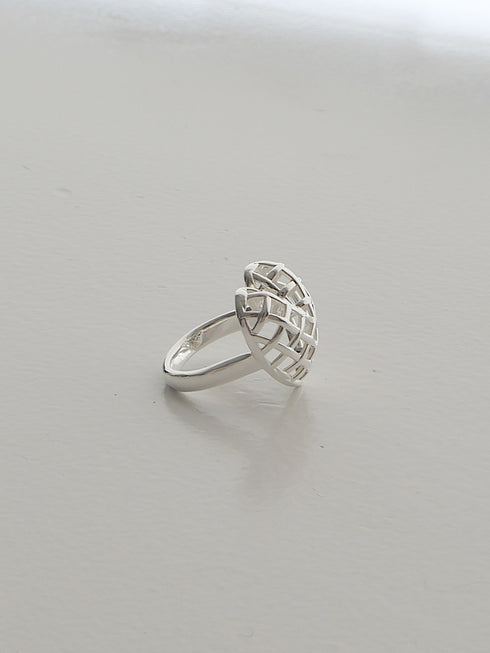 peekaboo heart ring