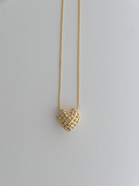 peekaboo heart necklace