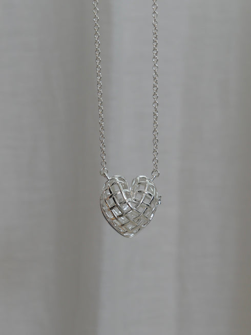 230. peekaboo heart necklace