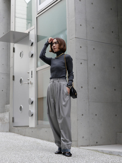1210. smooth wool tuck pants(予約商品)