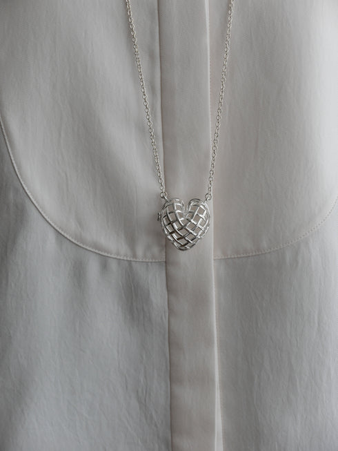 230. peekaboo heart necklace
