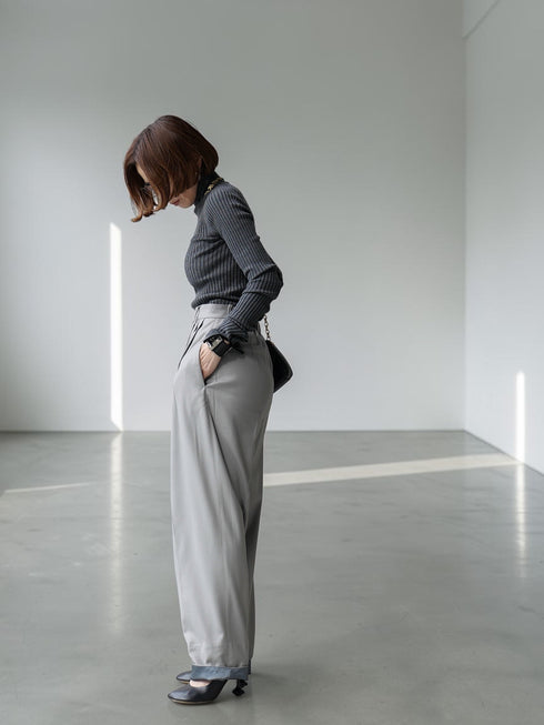 1210. smooth wool tuck pants(予約商品)