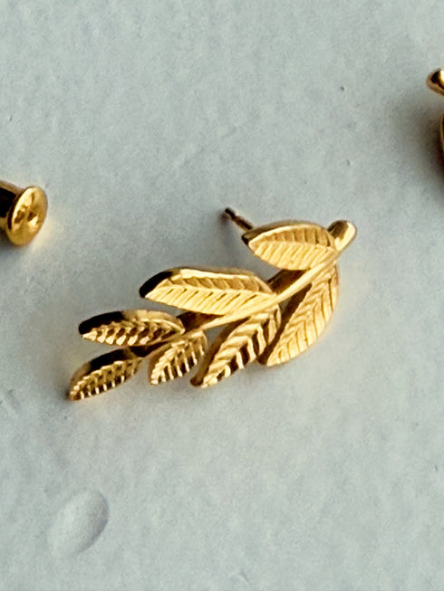 420. leaf pierce/earring