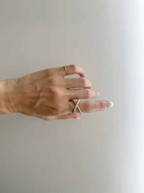 ✧ NEW ✧ N°50 loop pave ring