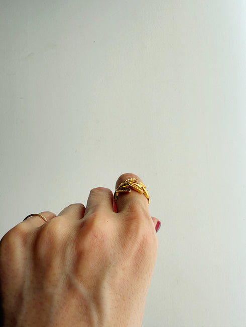 36. leaf ring