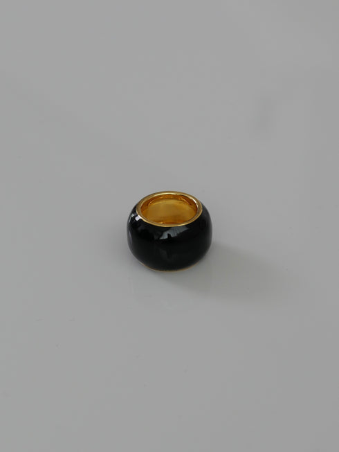 19. macaron † black