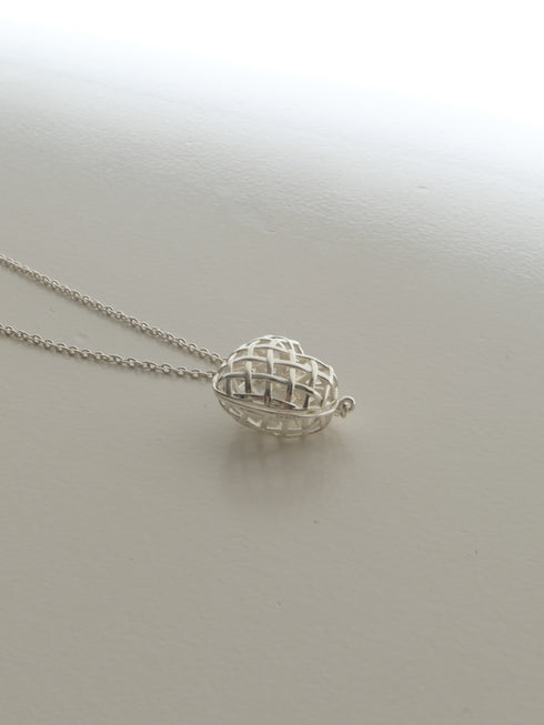 peekaboo heart necklace