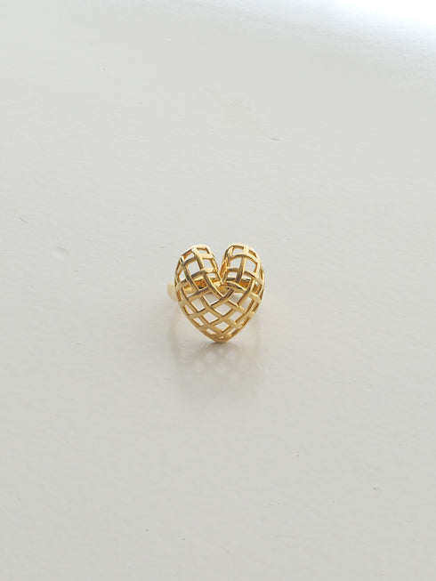 peekaboo heart ring
