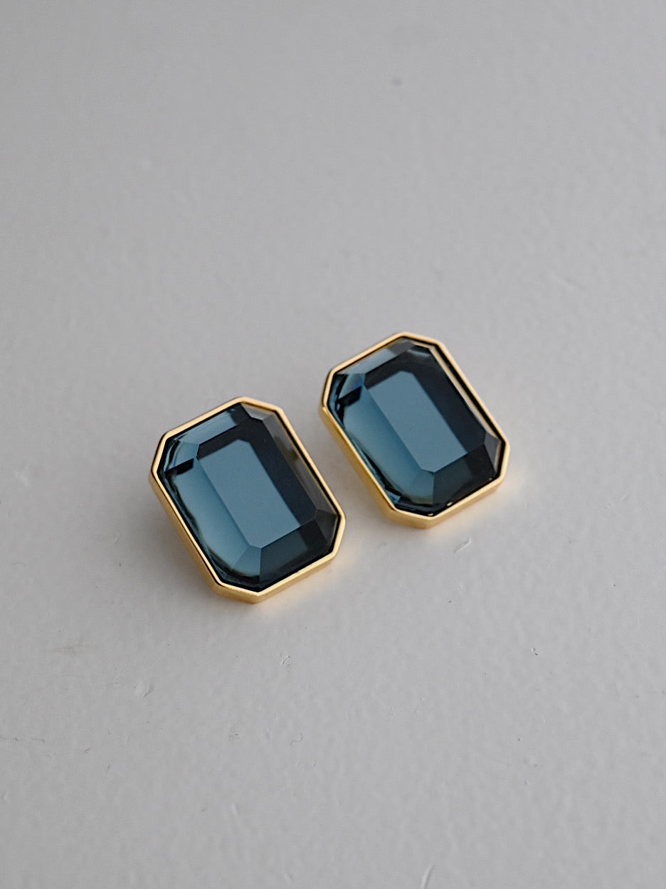 chieko+ チエコプラス　Eme エメ　 ピアス ブラック chieko+ チエコプラス Eme エメ ピアス ブラック - メルカリ